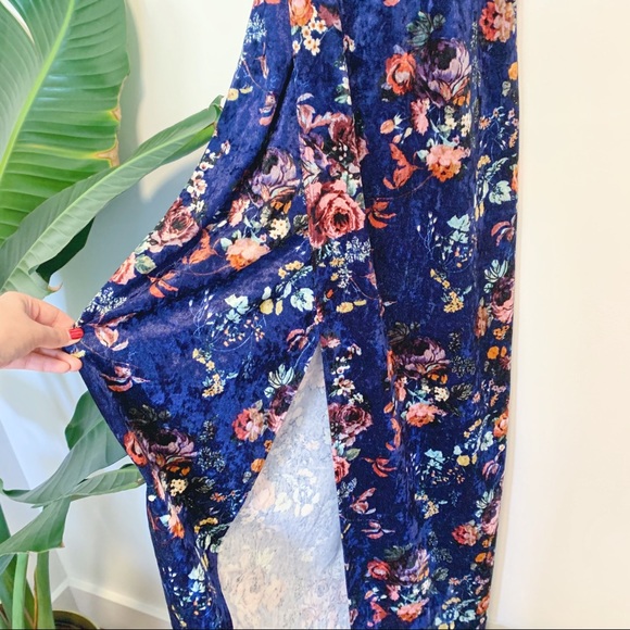 SOLD ELSEWHERE / Purple blue velvet floral dress - Picture 3 of 5
